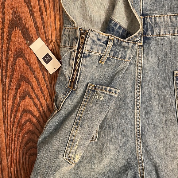 Gap Overall Blue Jean Shorts NWOT - Picture 5 of 7